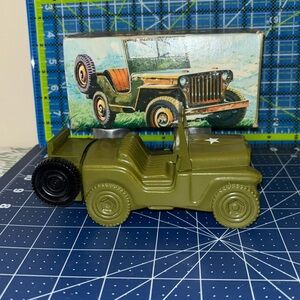 AVON NOVEL DECANTER ARMY JEEP